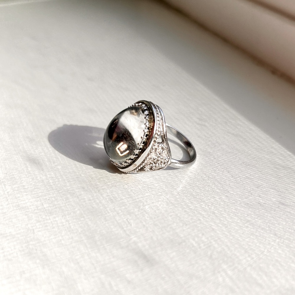Mirrored silver ring